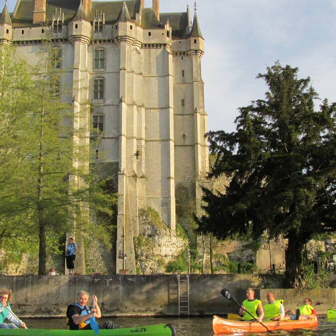 Canoë au pied du château