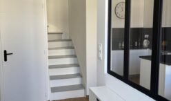 MaisonImpasse-Entrée-Escalier (1)
